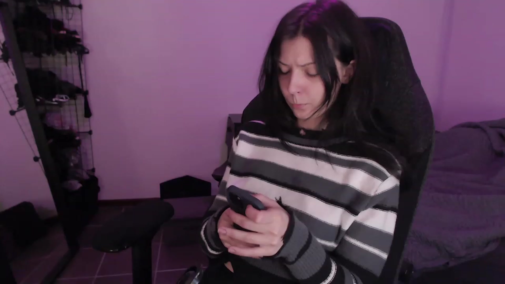 Gallery image thumbnail from RoomToAvoid's myfreecams stream on, 06/02/2023, 02:27 image 13 of 20
