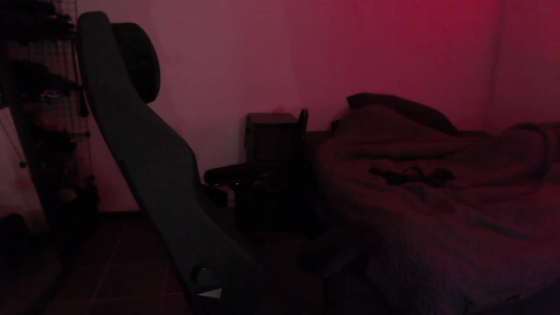 Gallery image thumbnail from RoomToAvoid's myfreecams stream on, 06/02/2023, 06:10 image 14 of 20