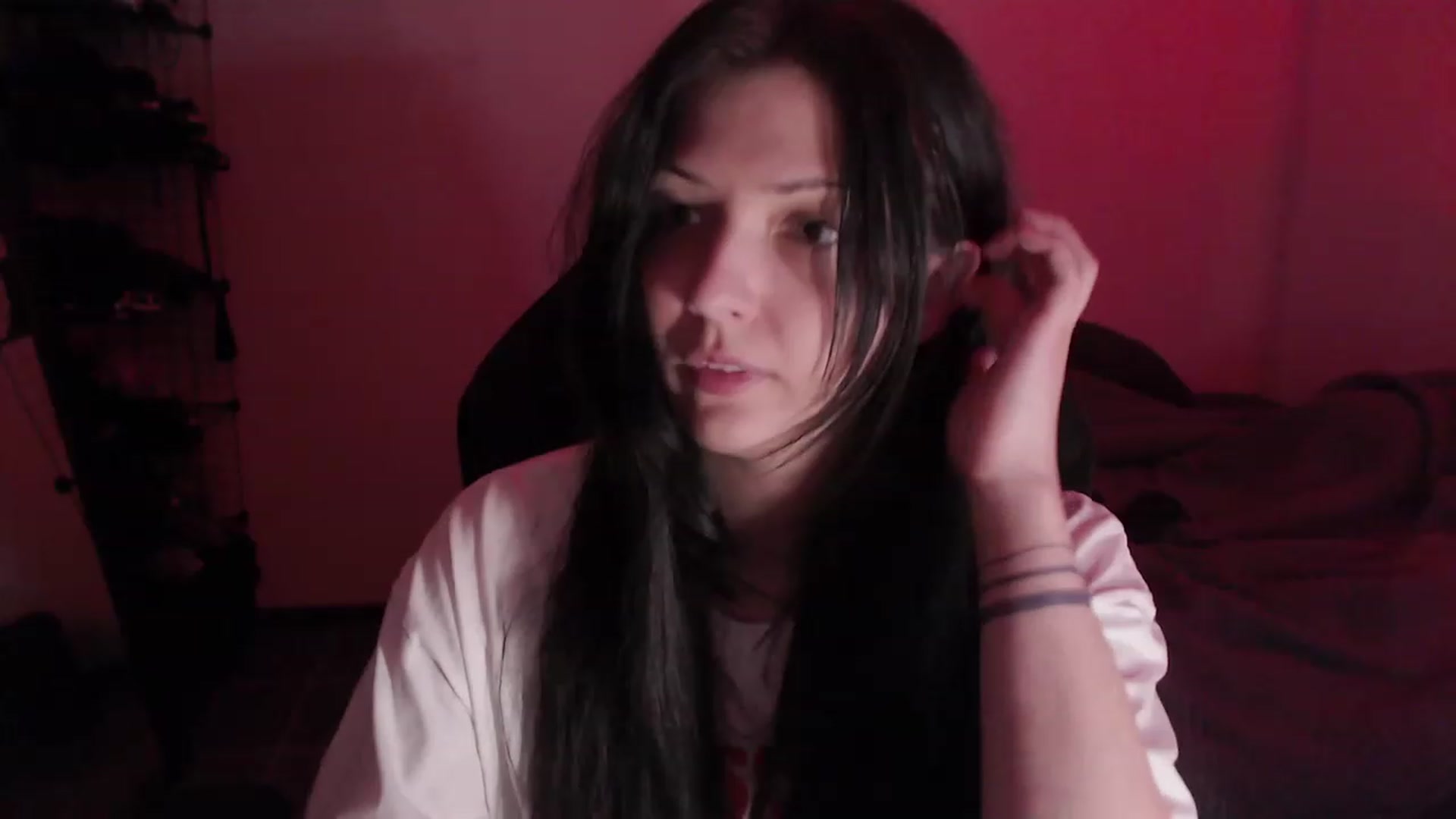 Gallery image thumbnail from RoomToAvoid's myfreecams stream on, 06/02/2023, 06:10 image 8 of 20