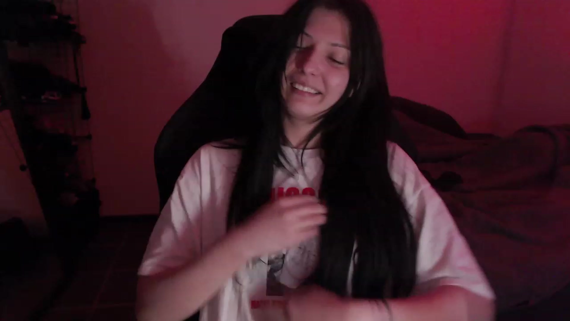 Gallery image thumbnail from RoomToAvoid's myfreecams stream on, 06/02/2023, 06:10 image 15 of 20
