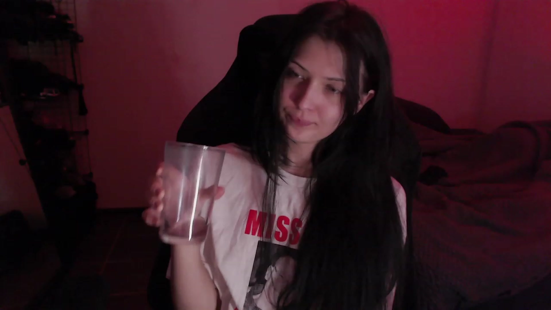 Gallery image thumbnail from RoomToAvoid's myfreecams stream on, 06/02/2023, 06:10 image 13 of 20