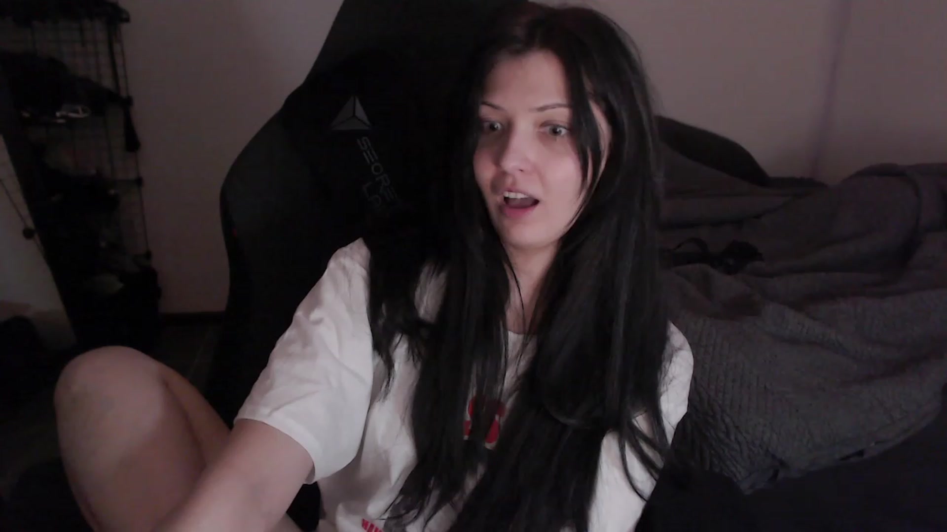 Gallery image thumbnail from RoomToAvoid's myfreecams stream on, 06/02/2023, 07:28 image 2 of 20