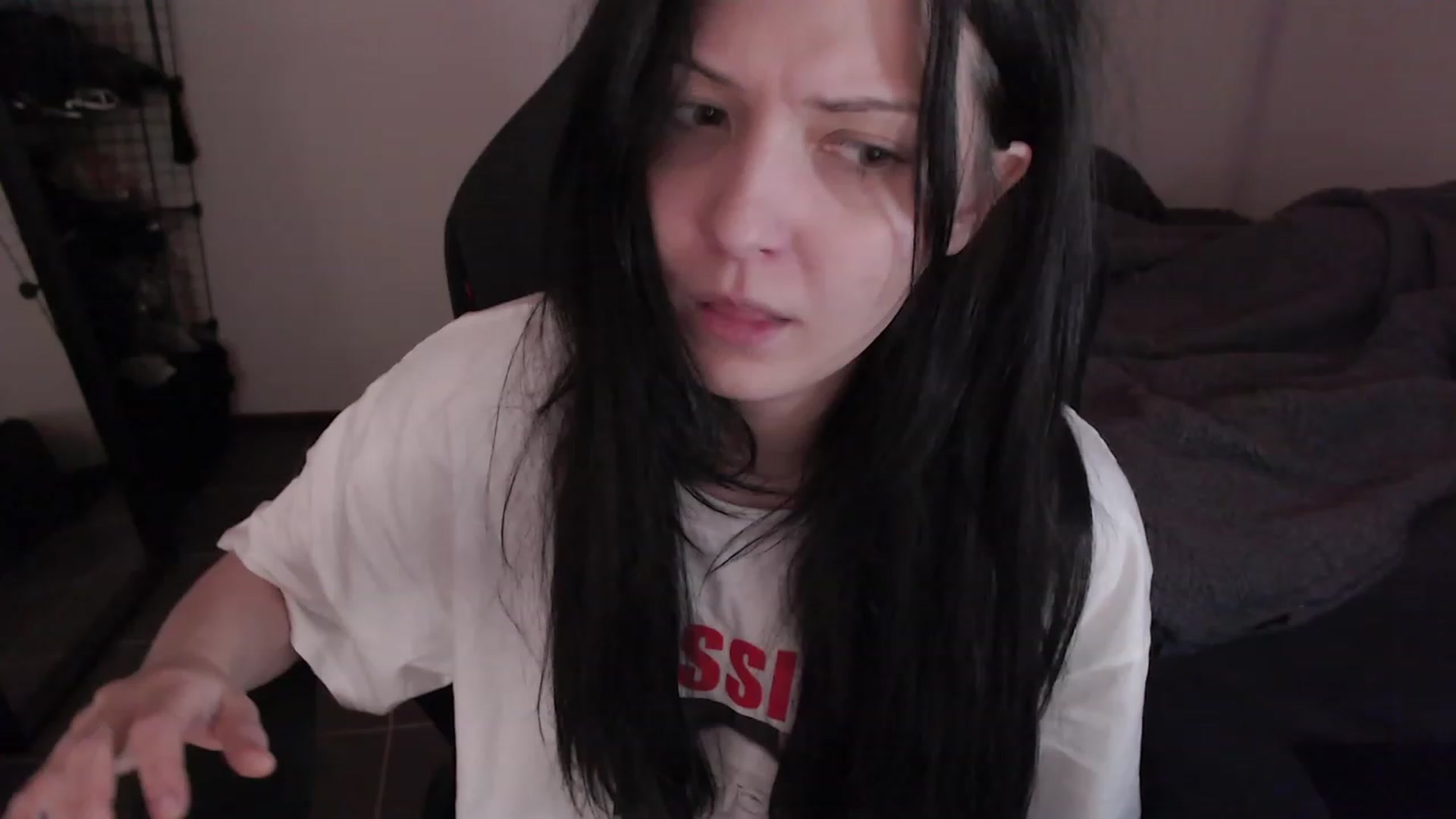 Gallery image thumbnail from RoomToAvoid's myfreecams stream on, 06/02/2023, 07:28 image 15 of 20