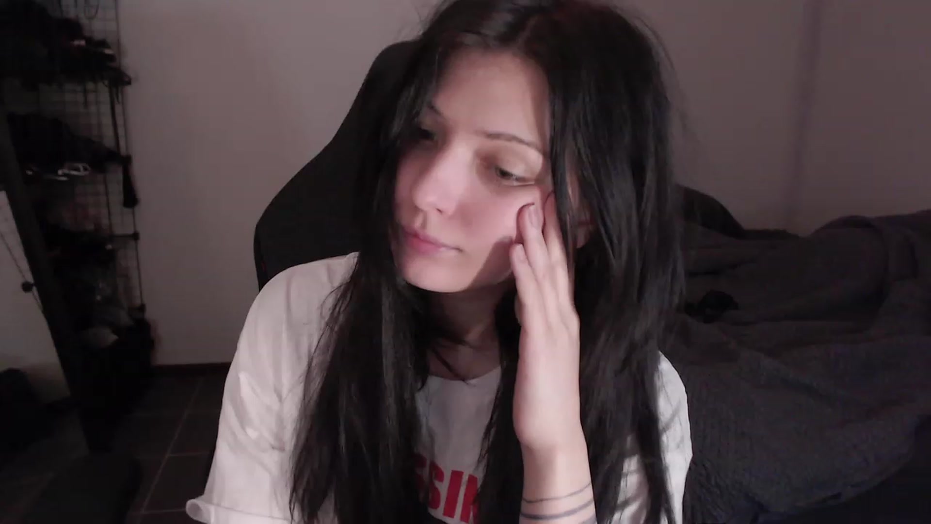 Gallery image thumbnail from RoomToAvoid's myfreecams stream on, 06/02/2023, 07:28 image 12 of 20