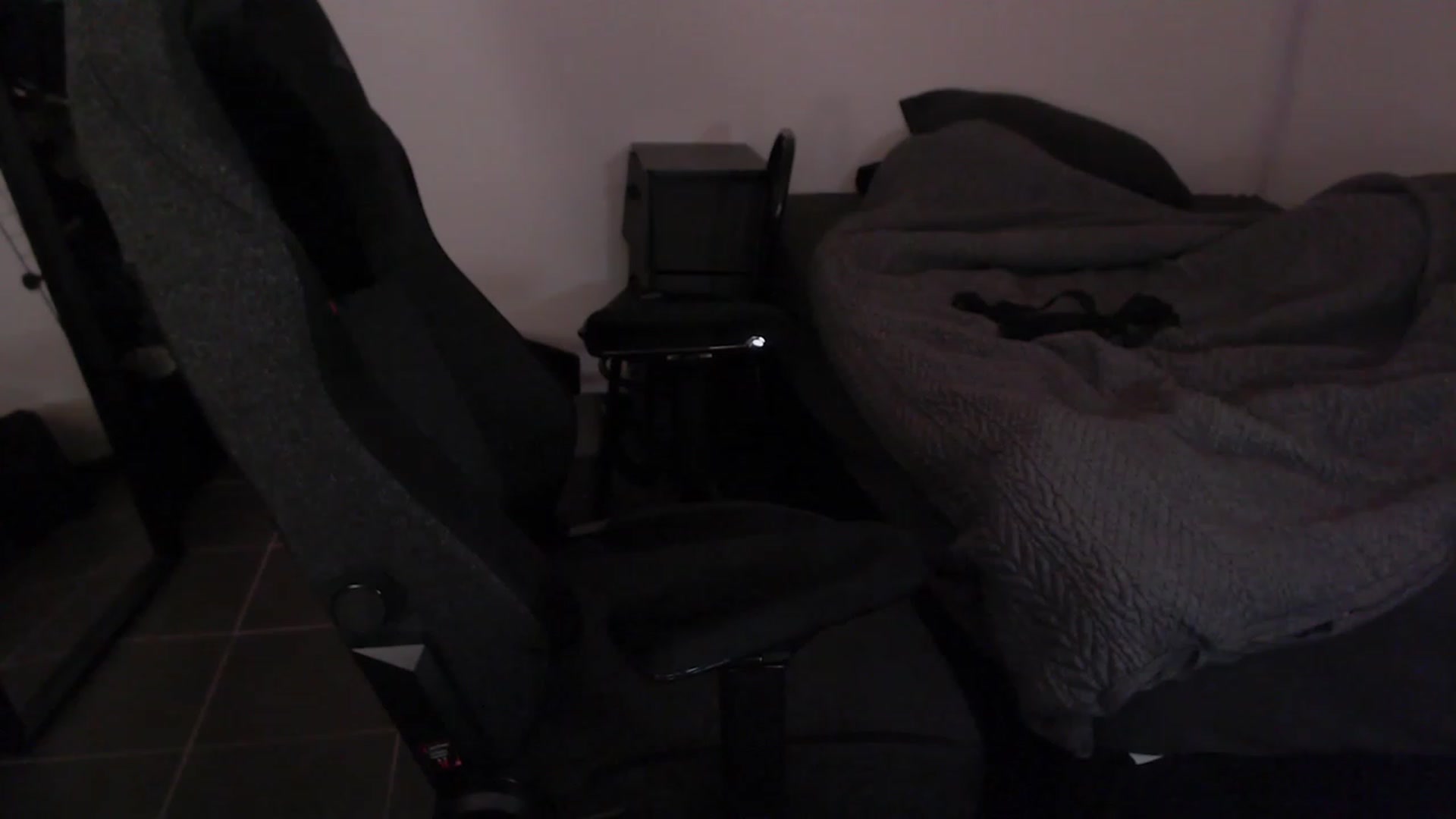 Gallery image thumbnail from RoomToAvoid's myfreecams stream on, 06/02/2023, 07:28 image 5 of 20