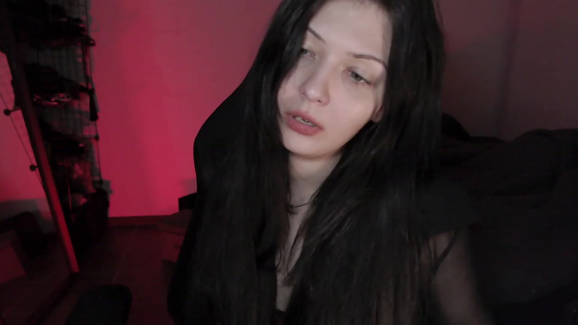 Gallery image thumbnail from RoomToAvoid's myfreecams stream on, 06/04/2023, 03:26 image 5 of 20
