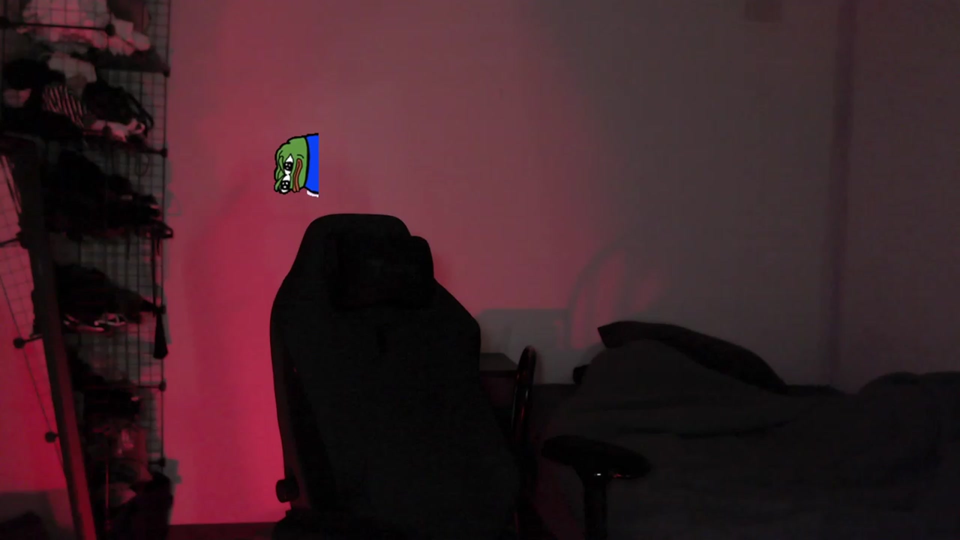 Gallery image thumbnail from RoomToAvoid's myfreecams stream on, 06/04/2023, 03:26 image 7 of 20