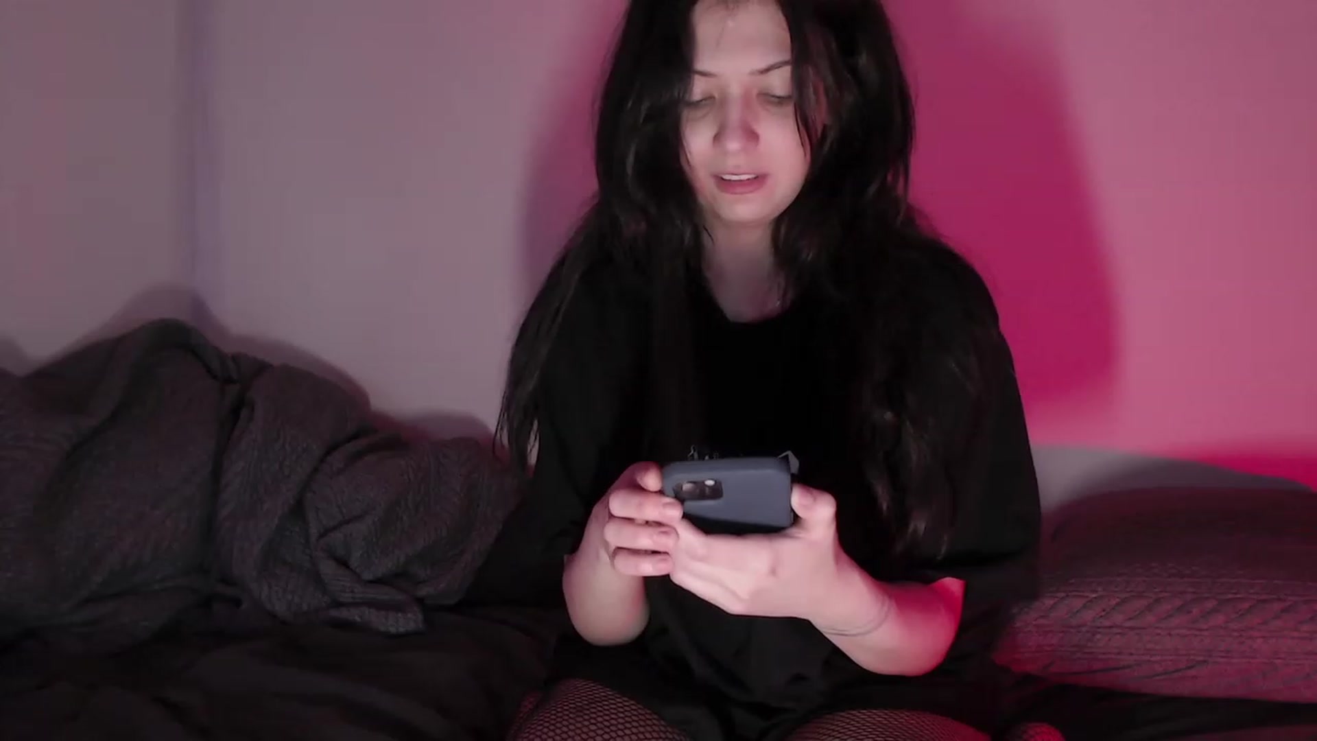 Gallery image thumbnail from RoomToAvoid's myfreecams stream on, 06/06/2023, 03:13 image 4 of 20