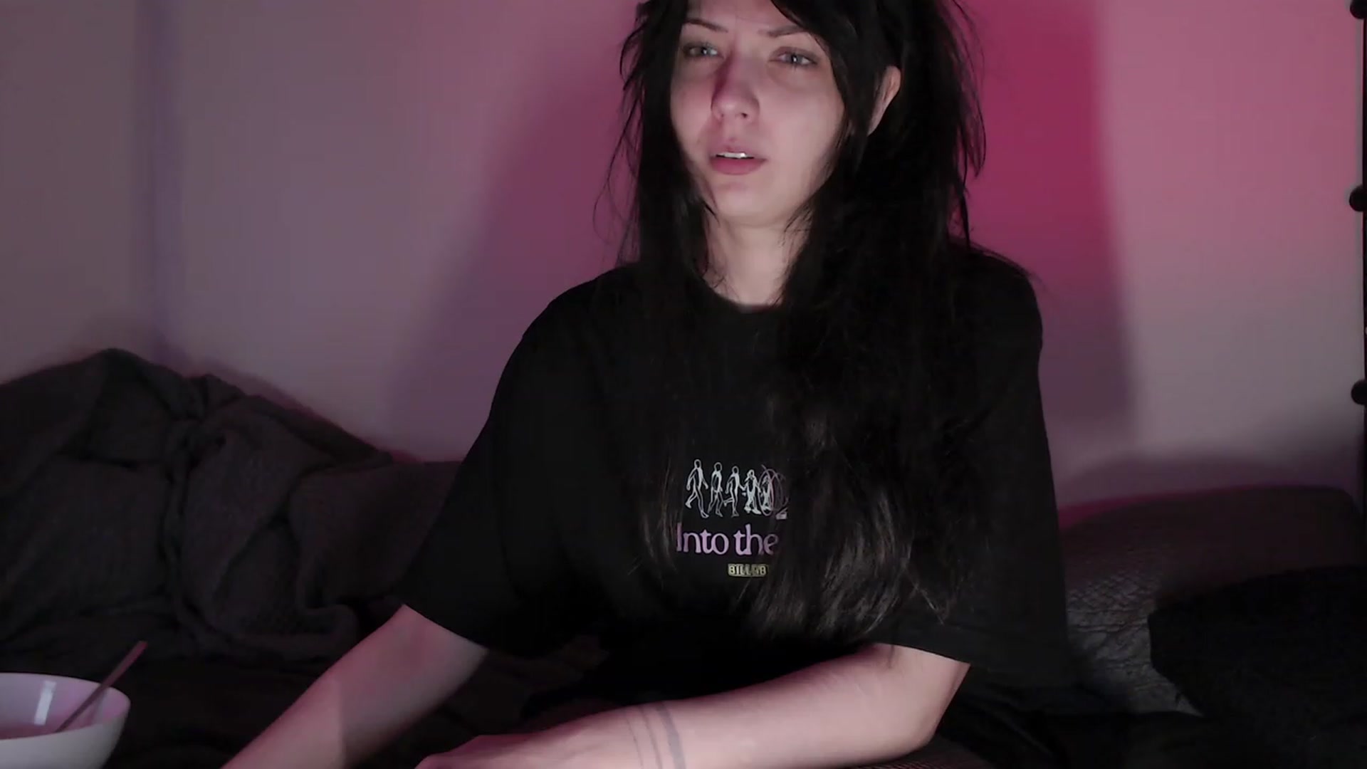 Gallery image thumbnail from RoomToAvoid's myfreecams stream on, 06/06/2023, 03:13 image 9 of 20