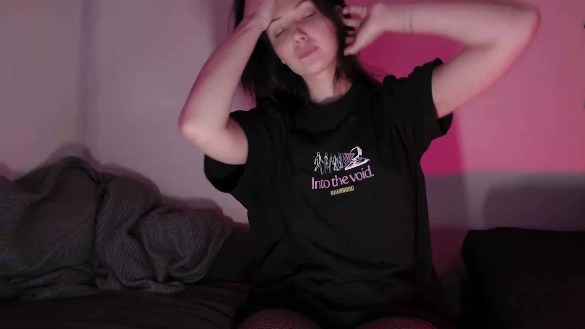 Gallery image thumbnail from RoomToAvoid's myfreecams stream on, 06/06/2023, 03:13 image 3 of 20