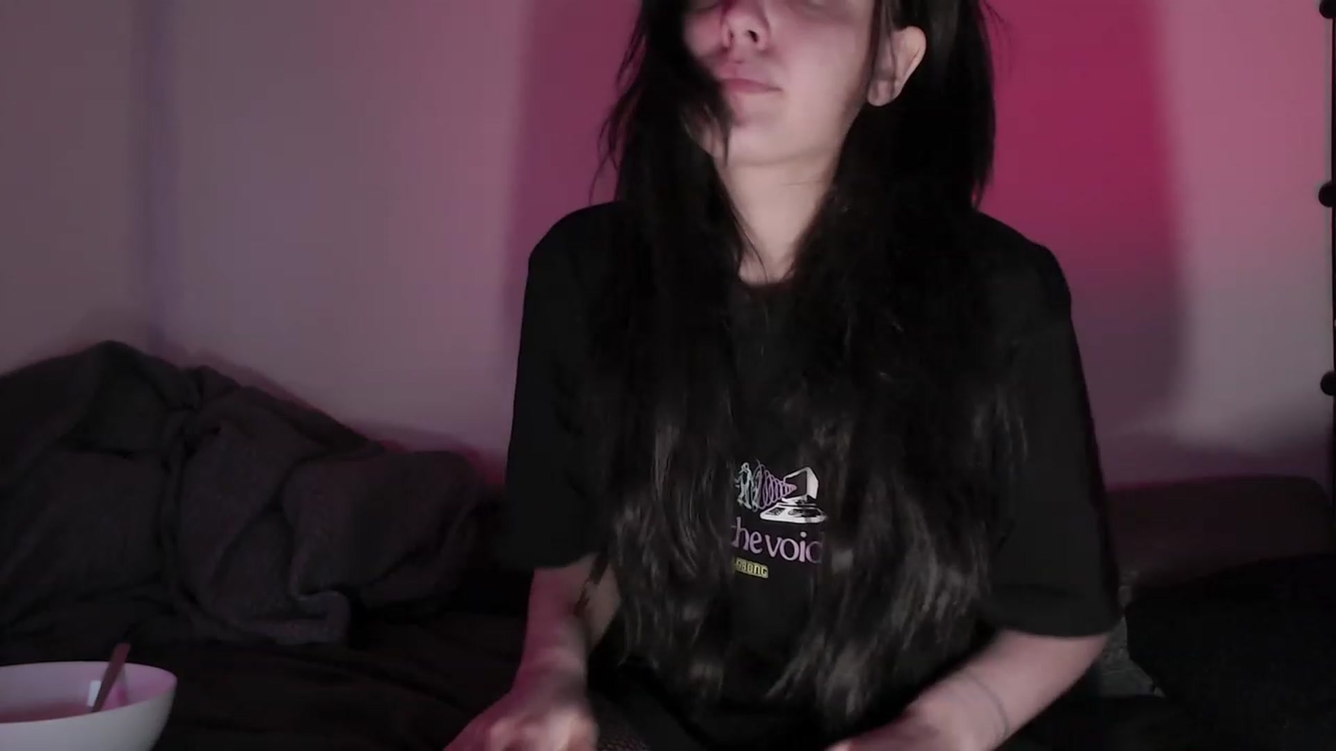 Gallery image thumbnail from RoomToAvoid's myfreecams stream on, 06/06/2023, 03:13 image 10 of 20