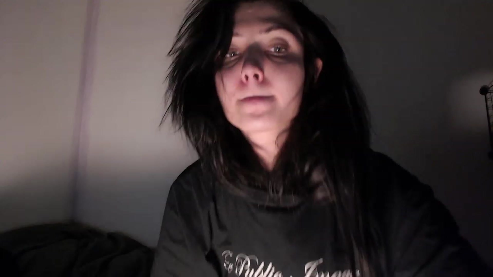 Gallery image thumbnail from RoomToAvoid's myfreecams stream on, 06/06/2023, 03:59 image 19 of 20