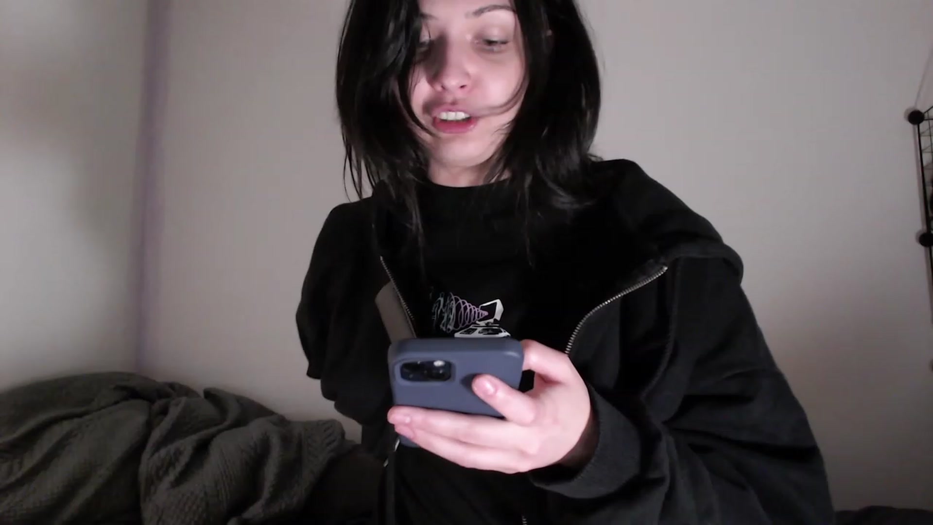 Gallery image thumbnail from RoomToAvoid's myfreecams stream on, 06/06/2023, 05:05 image 20 of 20