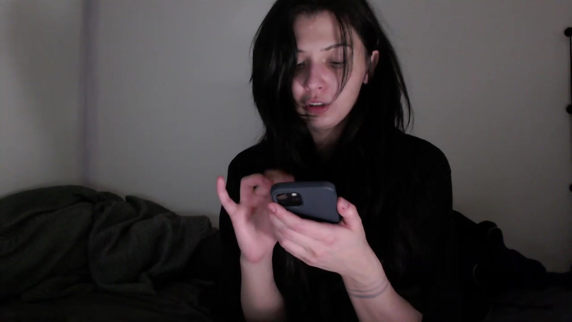 Gallery image thumbnail from RoomToAvoid's myfreecams stream on, 06/06/2023, 05:05 image 14 of 20