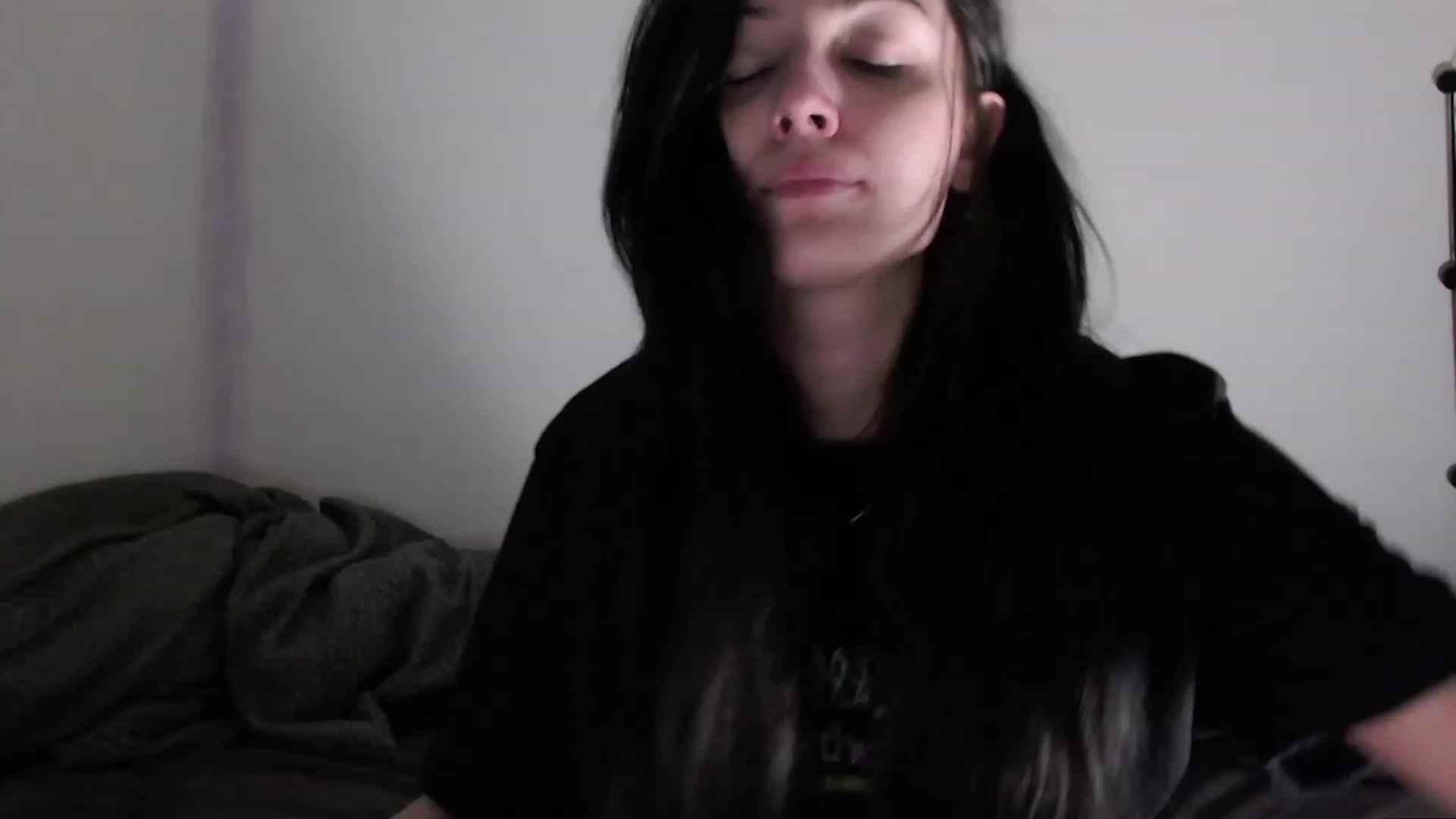 Gallery image thumbnail from RoomToAvoid's myfreecams stream on, 06/06/2023, 05:05 image 5 of 20