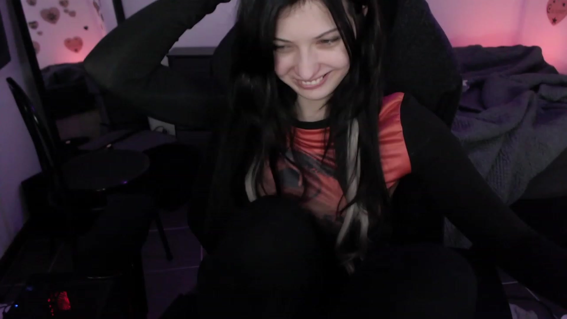 Gallery image thumbnail from RoomToAvoid's myfreecams stream on, 07/08/2023, 08:36 image 9 of 20