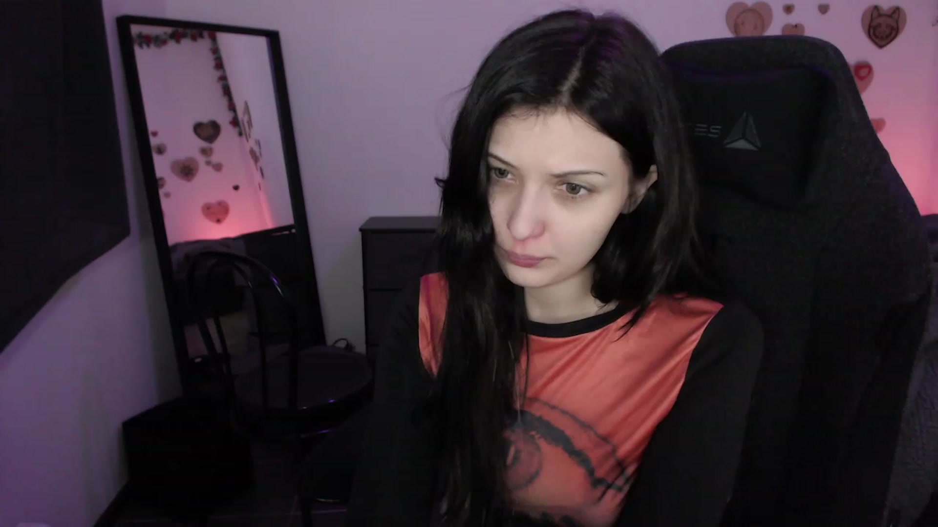 Gallery image thumbnail from RoomToAvoid's myfreecams stream on, 07/08/2023, 10:18 image 16 of 20