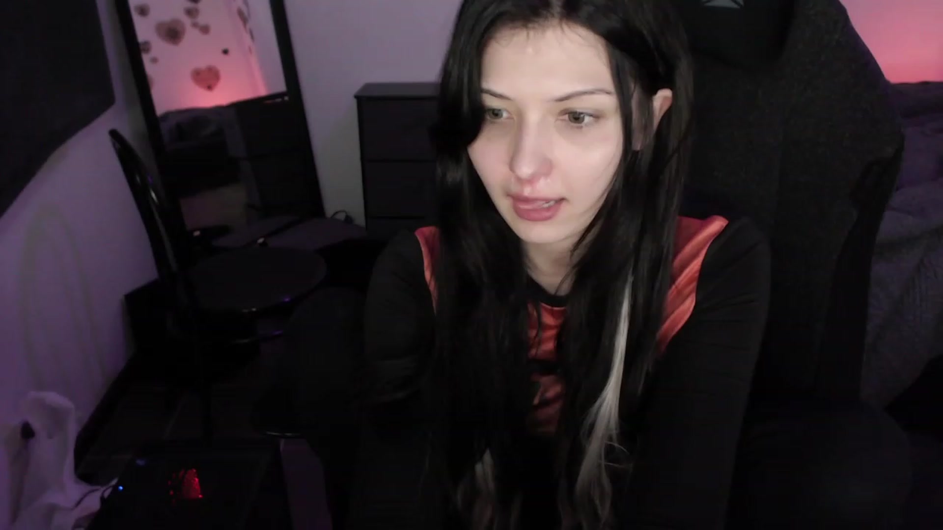 Gallery image thumbnail from RoomToAvoid's myfreecams stream on, 07/08/2023, 10:18 image 1 of 20