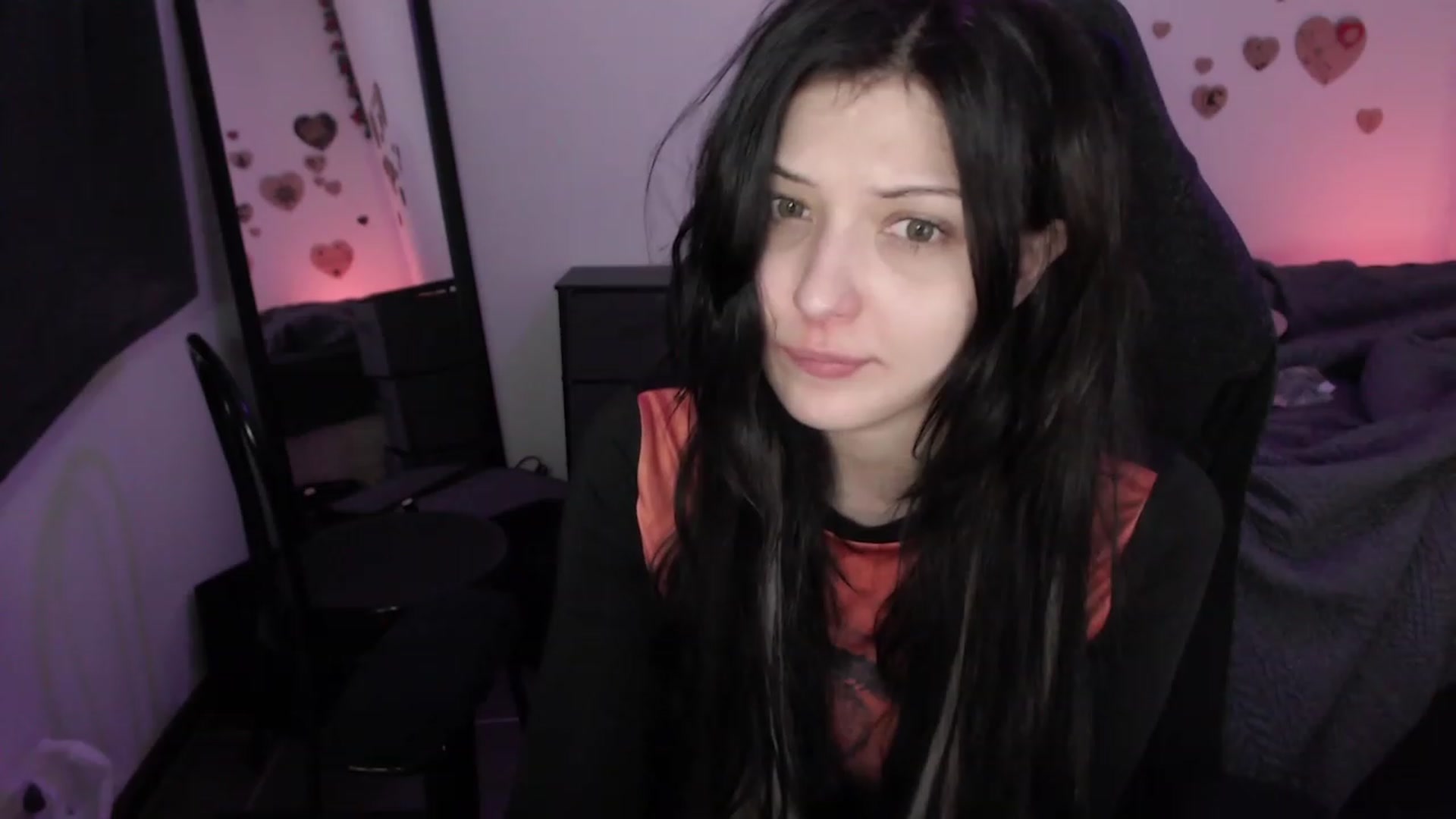 Gallery image thumbnail from RoomToAvoid's myfreecams stream on, 07/08/2023, 10:18 image 13 of 20