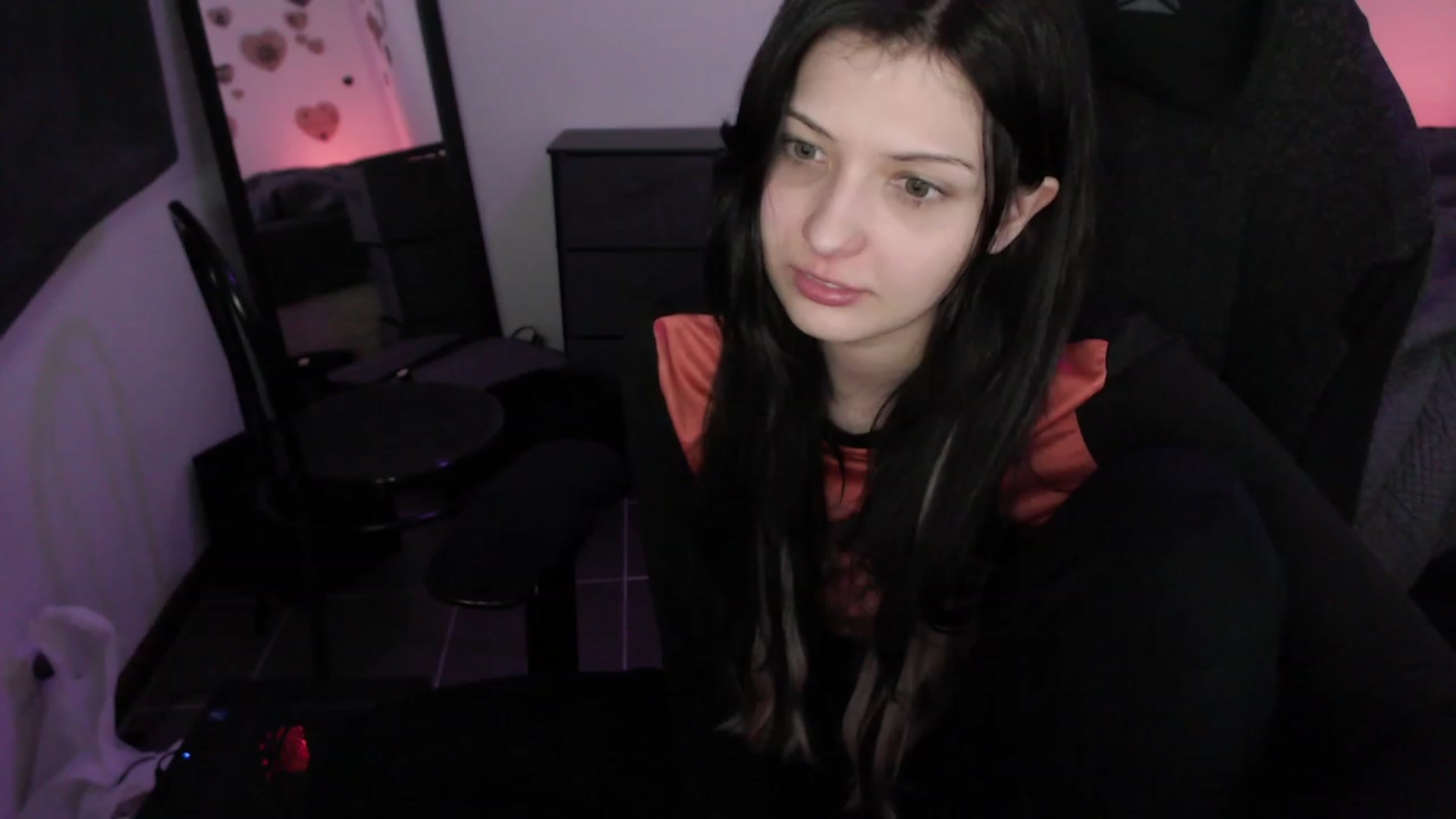 Gallery image thumbnail from RoomToAvoid's myfreecams stream on, 07/08/2023, 10:18 image 7 of 20