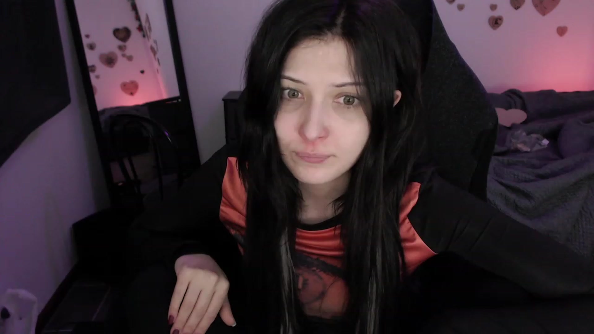 Gallery image thumbnail from RoomToAvoid's myfreecams stream on, 07/08/2023, 12:10 image 15 of 20