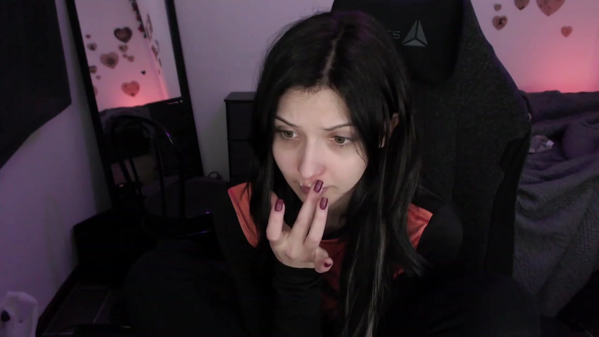 Gallery image thumbnail from RoomToAvoid's myfreecams stream on, 07/08/2023, 12:10 image 14 of 20