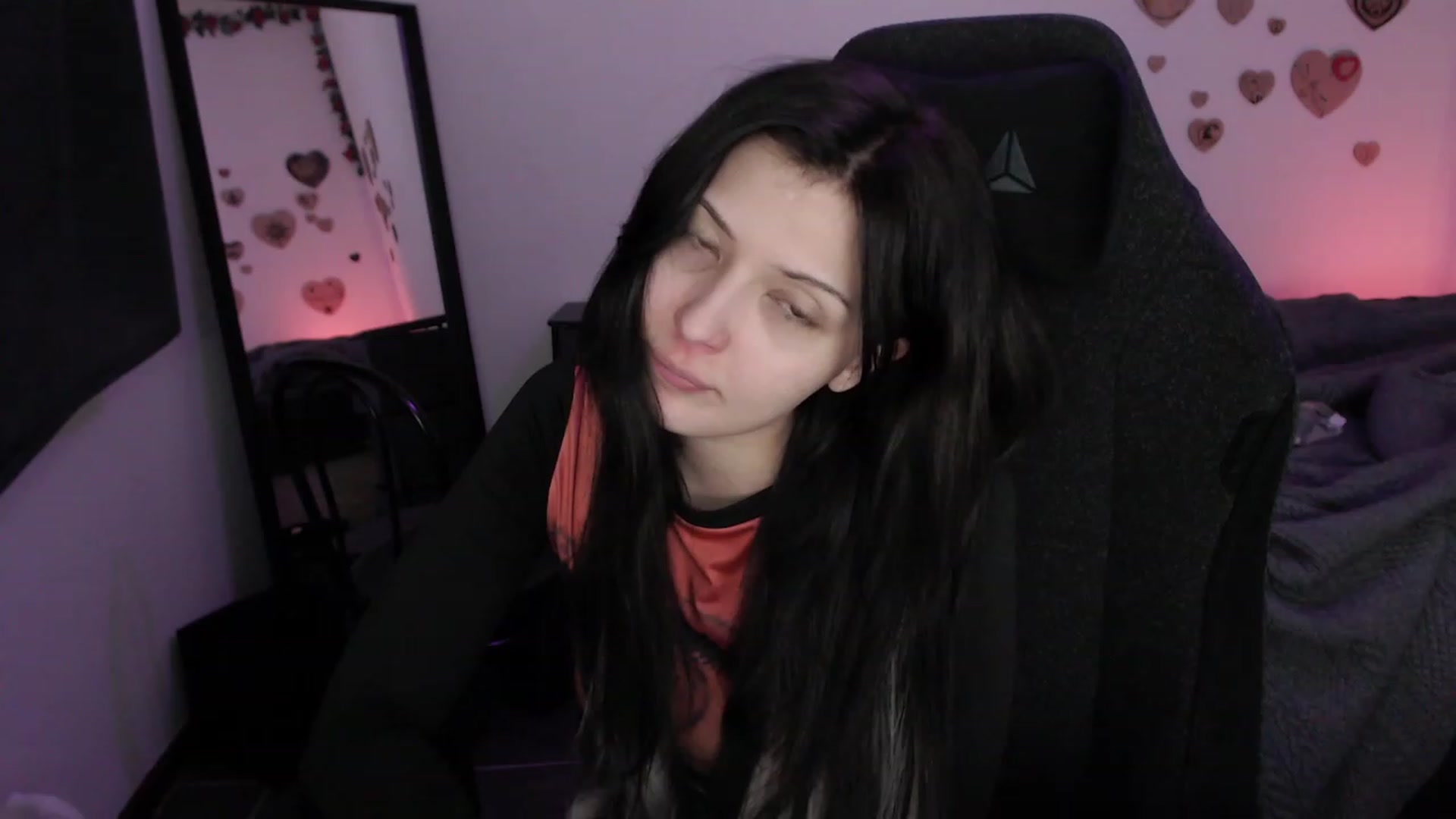 Gallery image thumbnail from RoomToAvoid's myfreecams stream on, 07/08/2023, 12:10 image 17 of 20