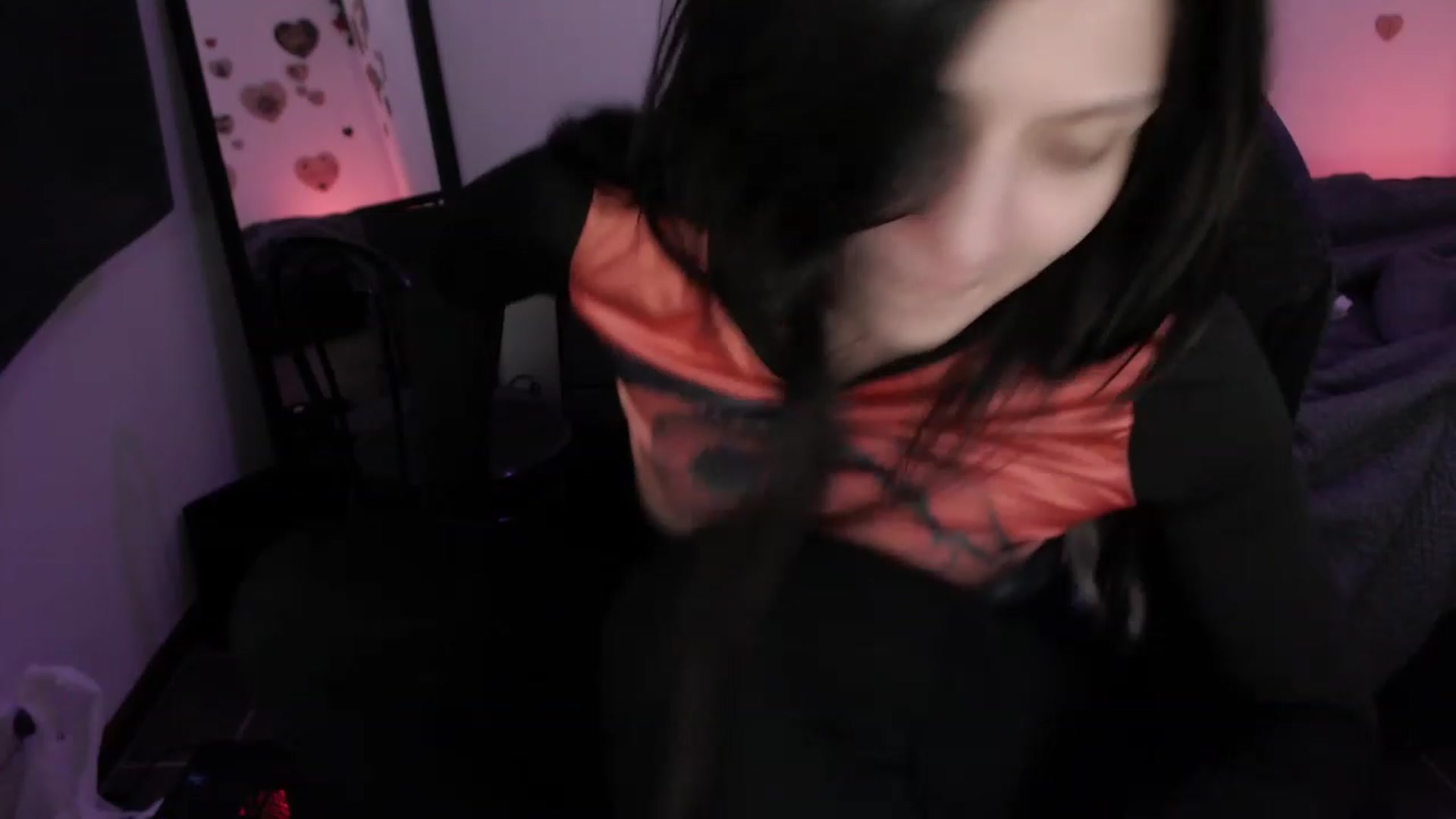 Gallery image thumbnail from RoomToAvoid's myfreecams stream on, 07/08/2023, 12:10 image 10 of 20