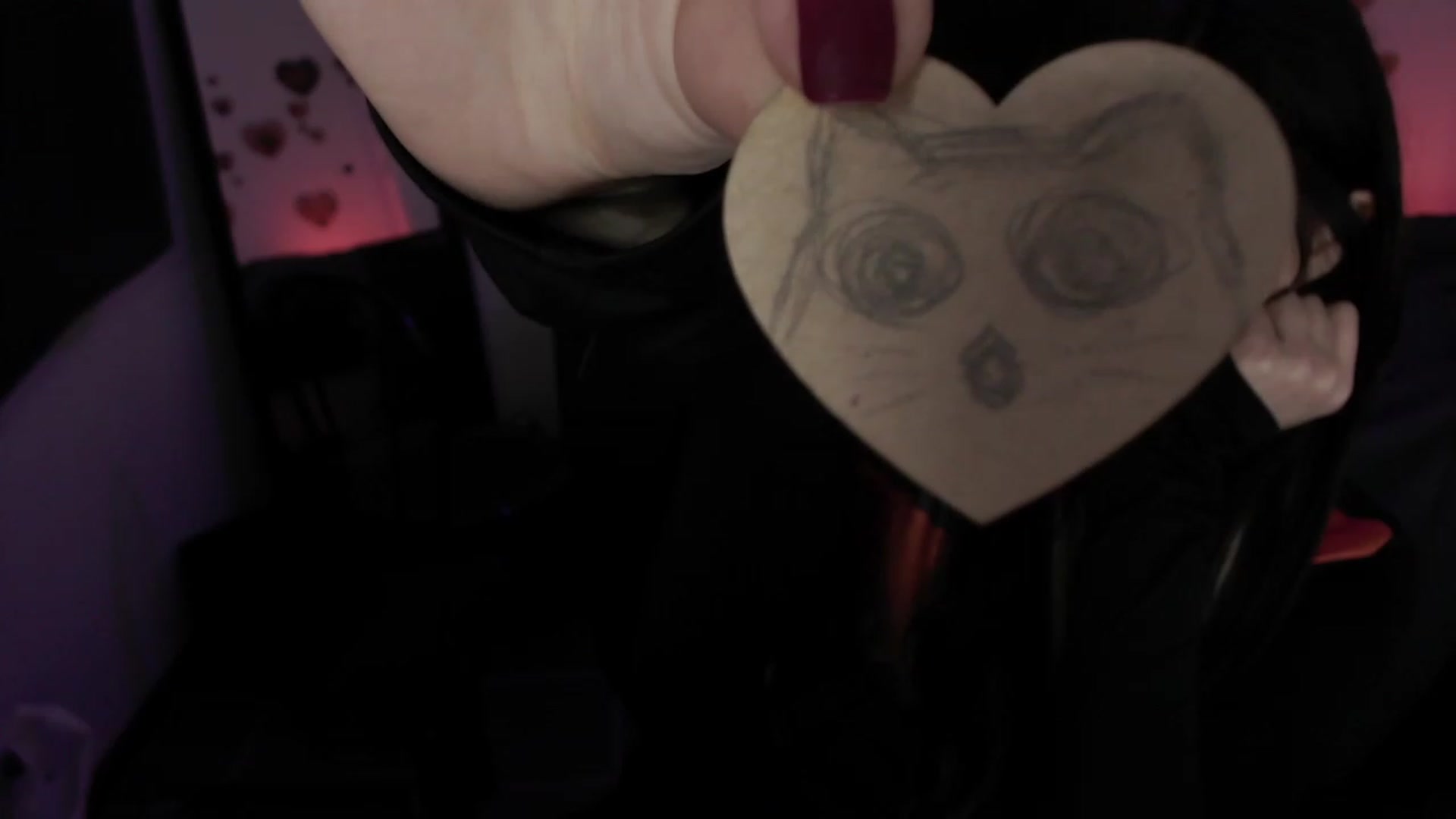 Gallery image thumbnail from RoomToAvoid's myfreecams stream on, 07/08/2023, 12:10 image 7 of 20