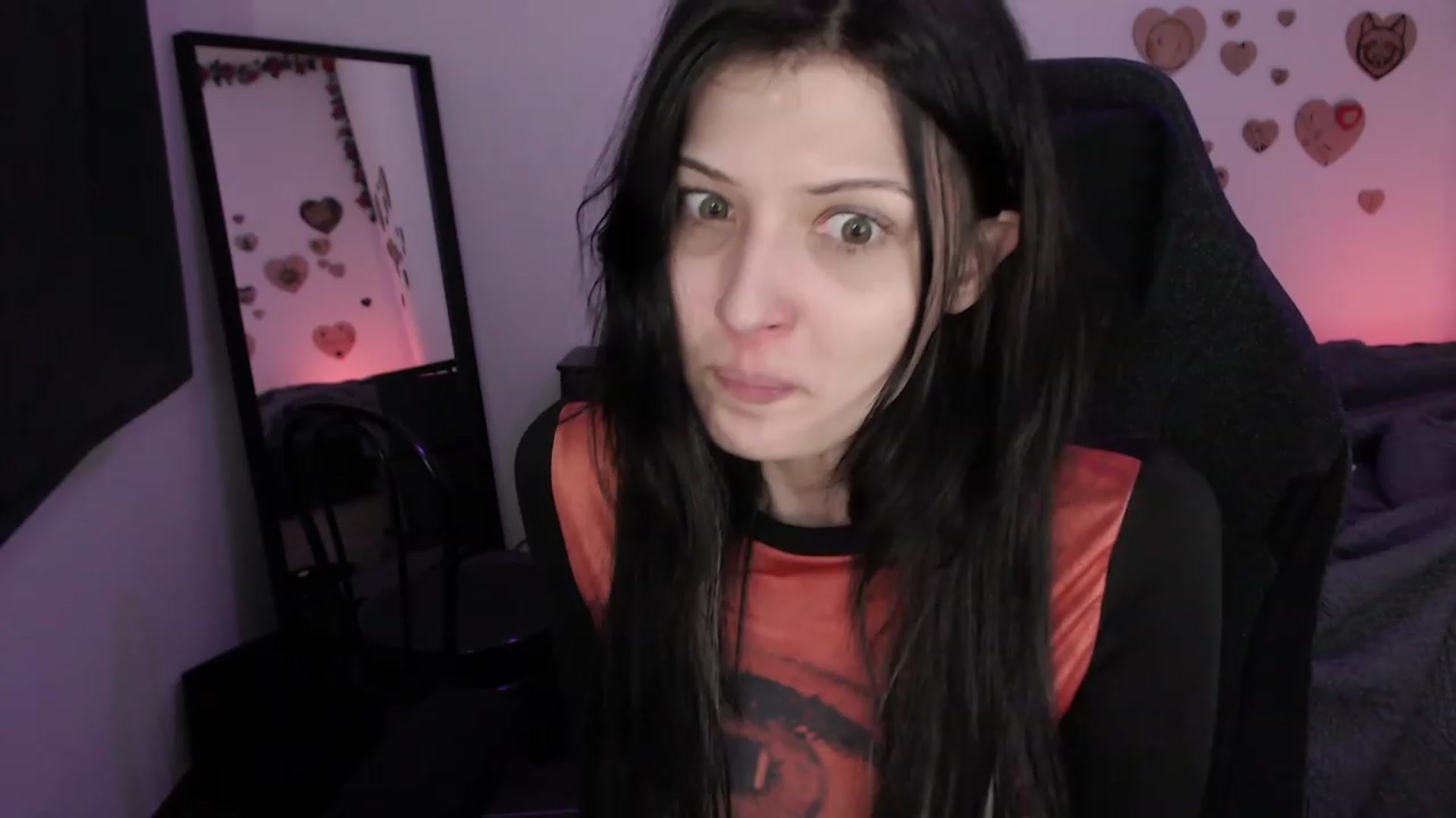 Gallery image thumbnail from RoomToAvoid's myfreecams stream on, 07/08/2023, 12:10 image 11 of 20