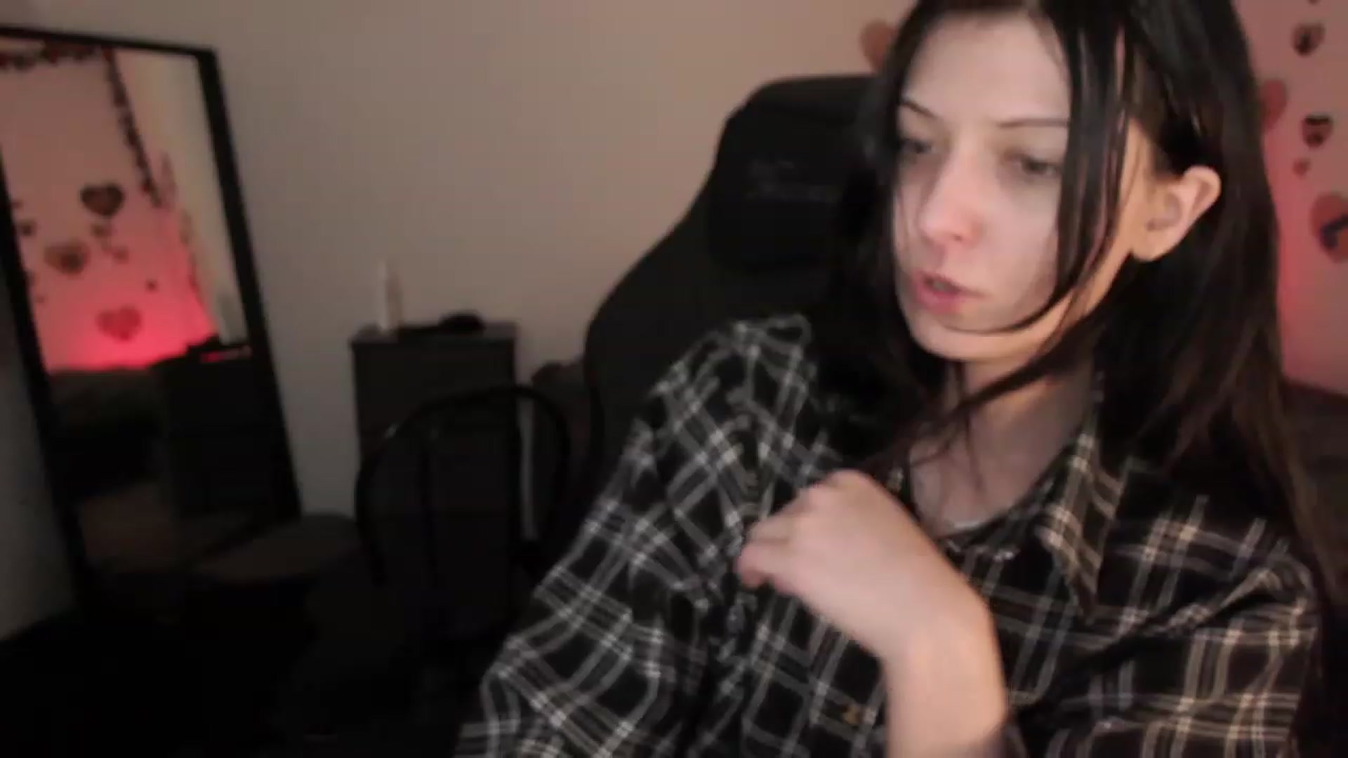 Gallery image thumbnail from RoomToAvoid's myfreecams stream on, 07/10/2023, 06:00 image 16 of 20