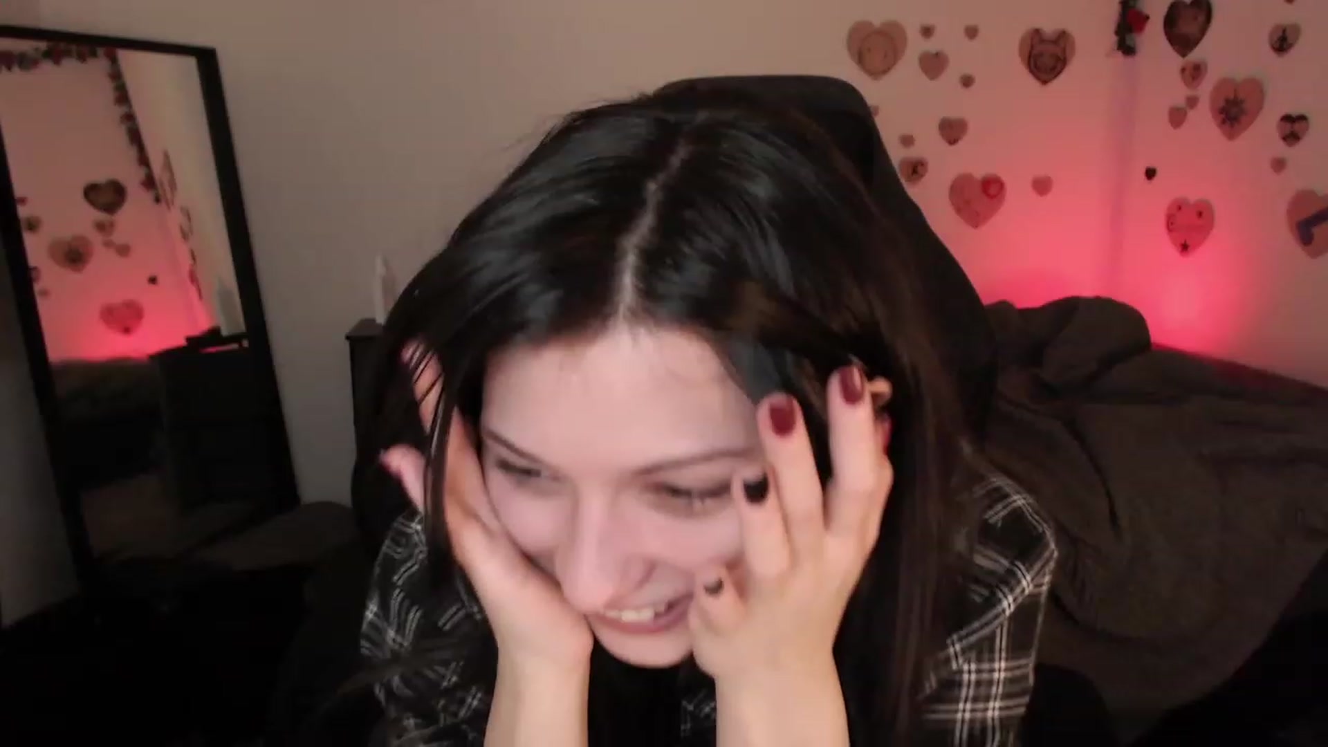 Gallery image thumbnail from RoomToAvoid's myfreecams stream on, 07/10/2023, 06:00 image 14 of 20