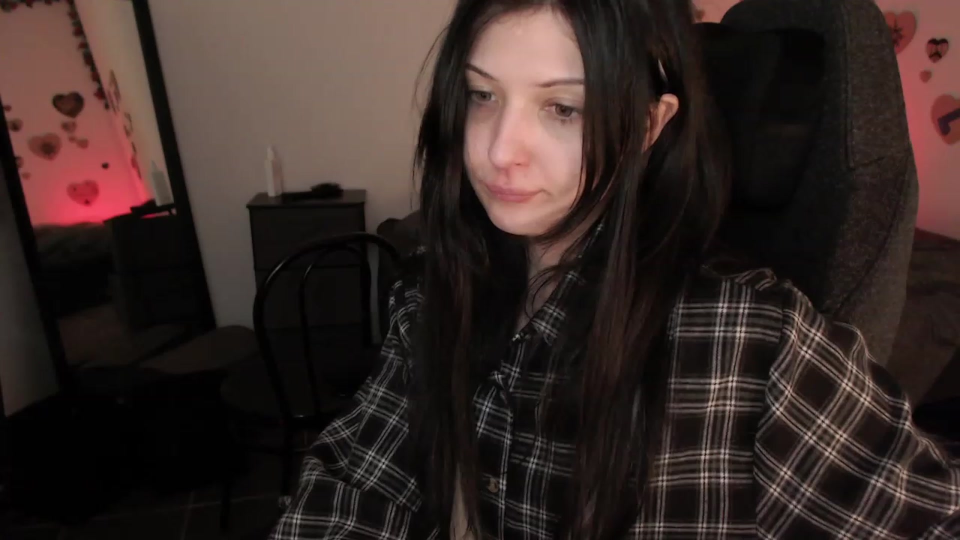 Gallery image thumbnail from RoomToAvoid's myfreecams stream on, 07/10/2023, 06:00 image 13 of 20