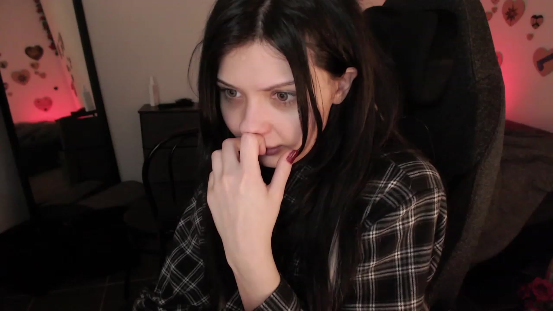 Gallery image thumbnail from RoomToAvoid's myfreecams stream on, 07/10/2023, 06:00 image 12 of 20