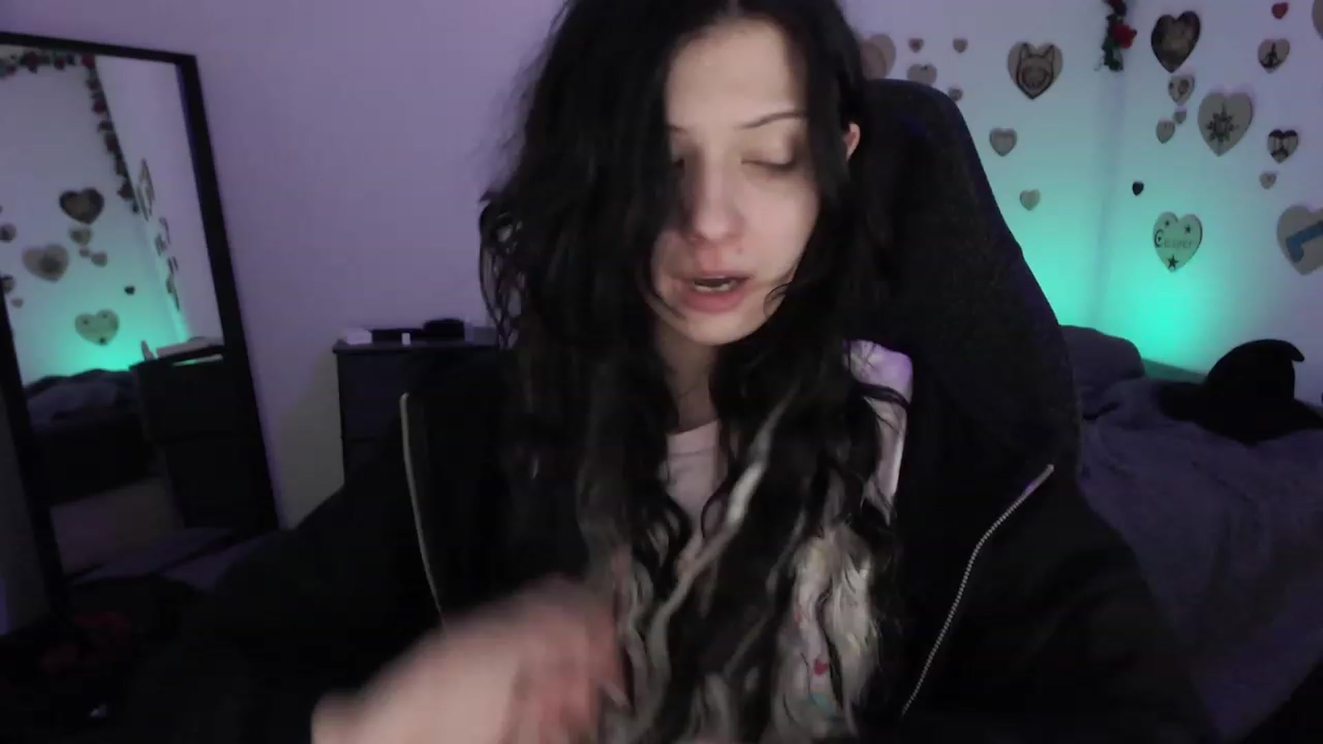 Gallery image thumbnail from RoomToAvoid's myfreecams stream on, 07/14/2023, 03:20 image 10 of 20