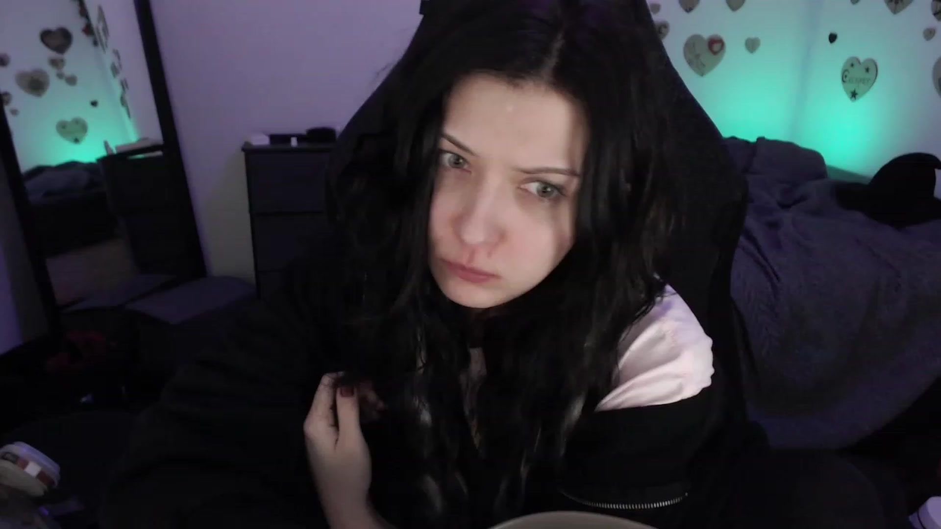 Gallery image thumbnail from RoomToAvoid's myfreecams stream on, 07/14/2023, 03:20 image 14 of 20