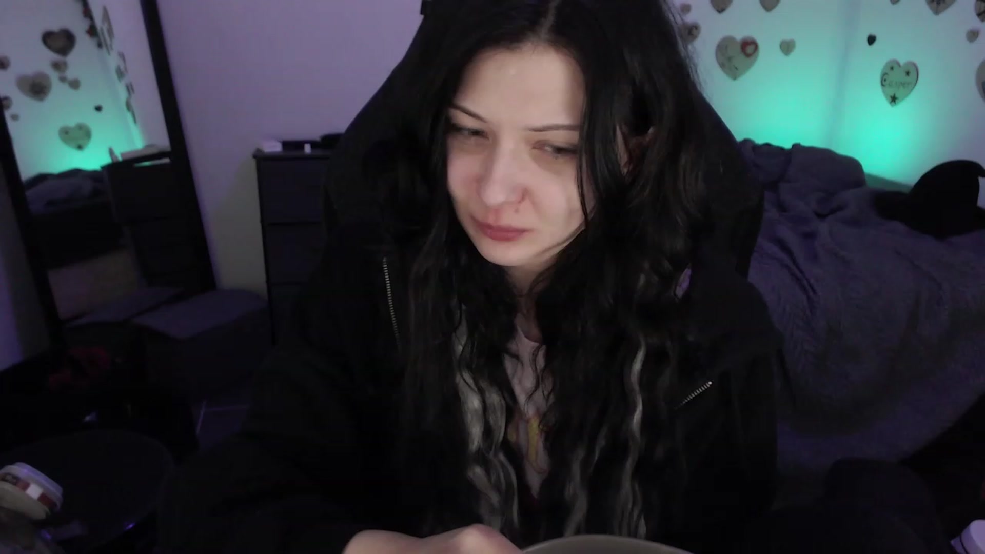 Gallery image thumbnail from RoomToAvoid's myfreecams stream on, 07/14/2023, 03:20 image 13 of 20