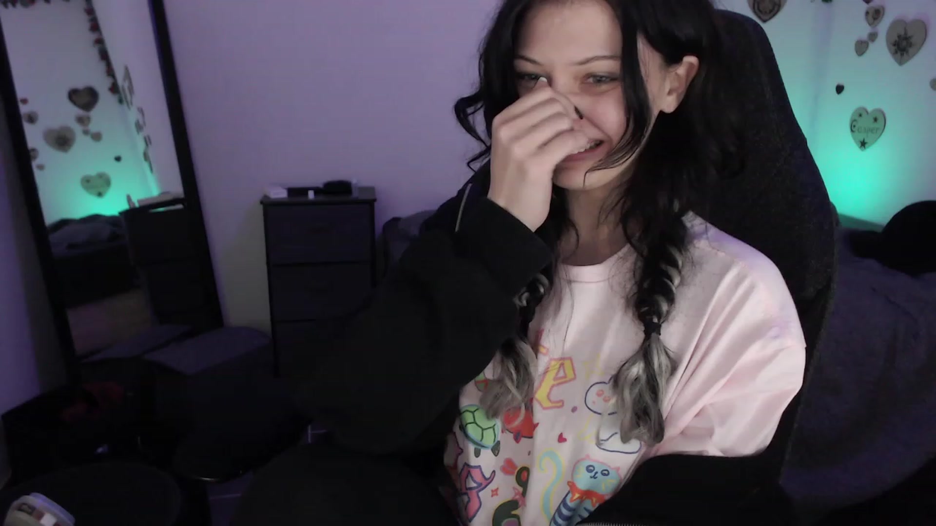 Gallery image thumbnail from RoomToAvoid's myfreecams stream on, 07/14/2023, 03:20 image 8 of 20