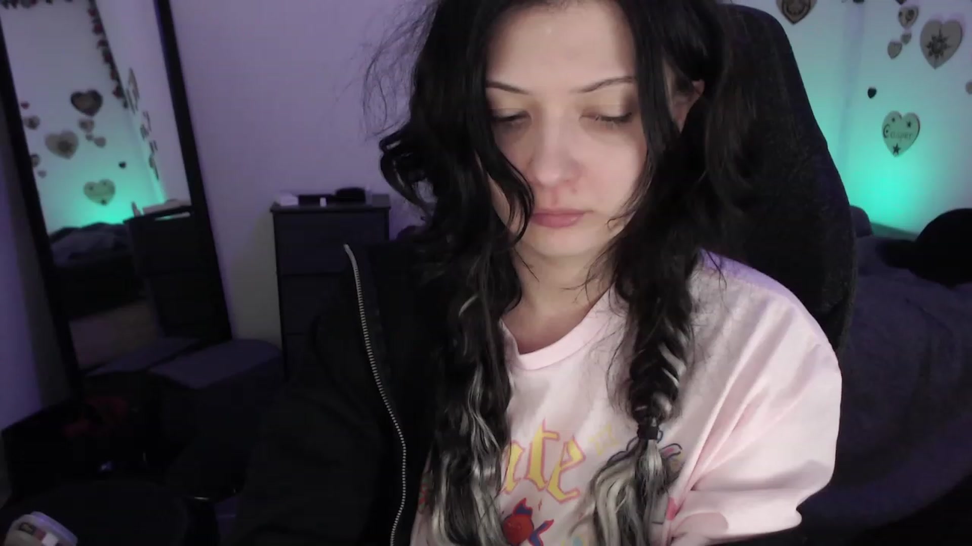 Gallery image thumbnail from RoomToAvoid's myfreecams stream on, 07/14/2023, 03:20 image 9 of 20