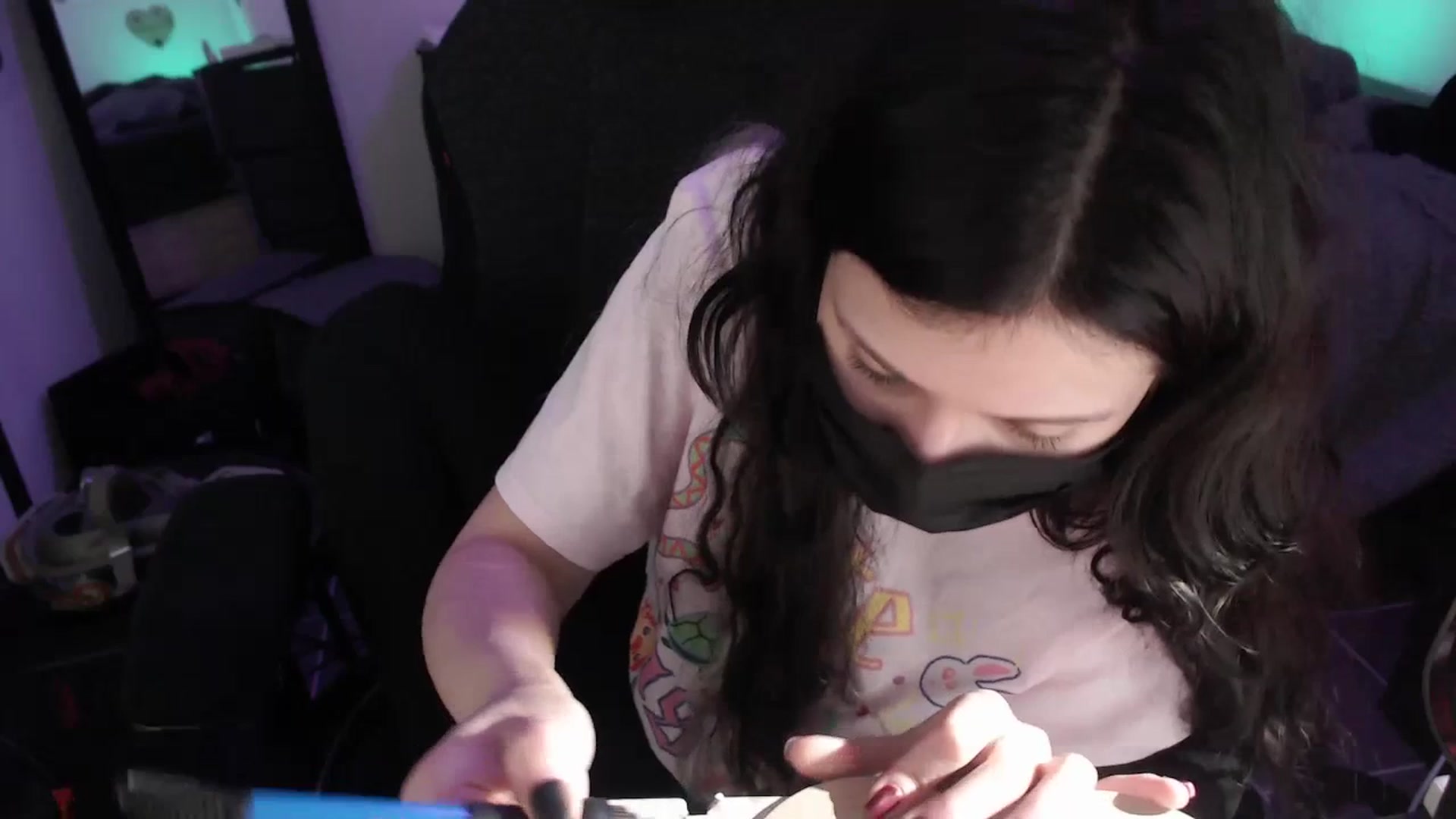 Gallery image thumbnail from RoomToAvoid's myfreecams stream on, 07/14/2023, 08:07 image 19 of 20