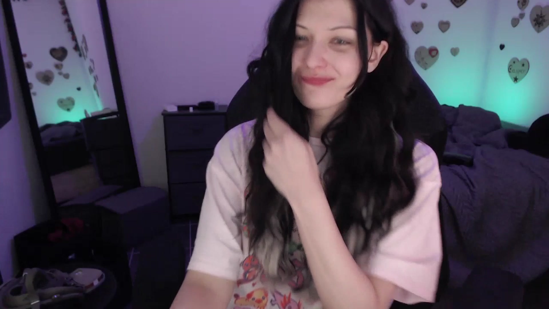 Gallery image thumbnail from RoomToAvoid's myfreecams stream on, 07/14/2023, 08:07 image 15 of 20