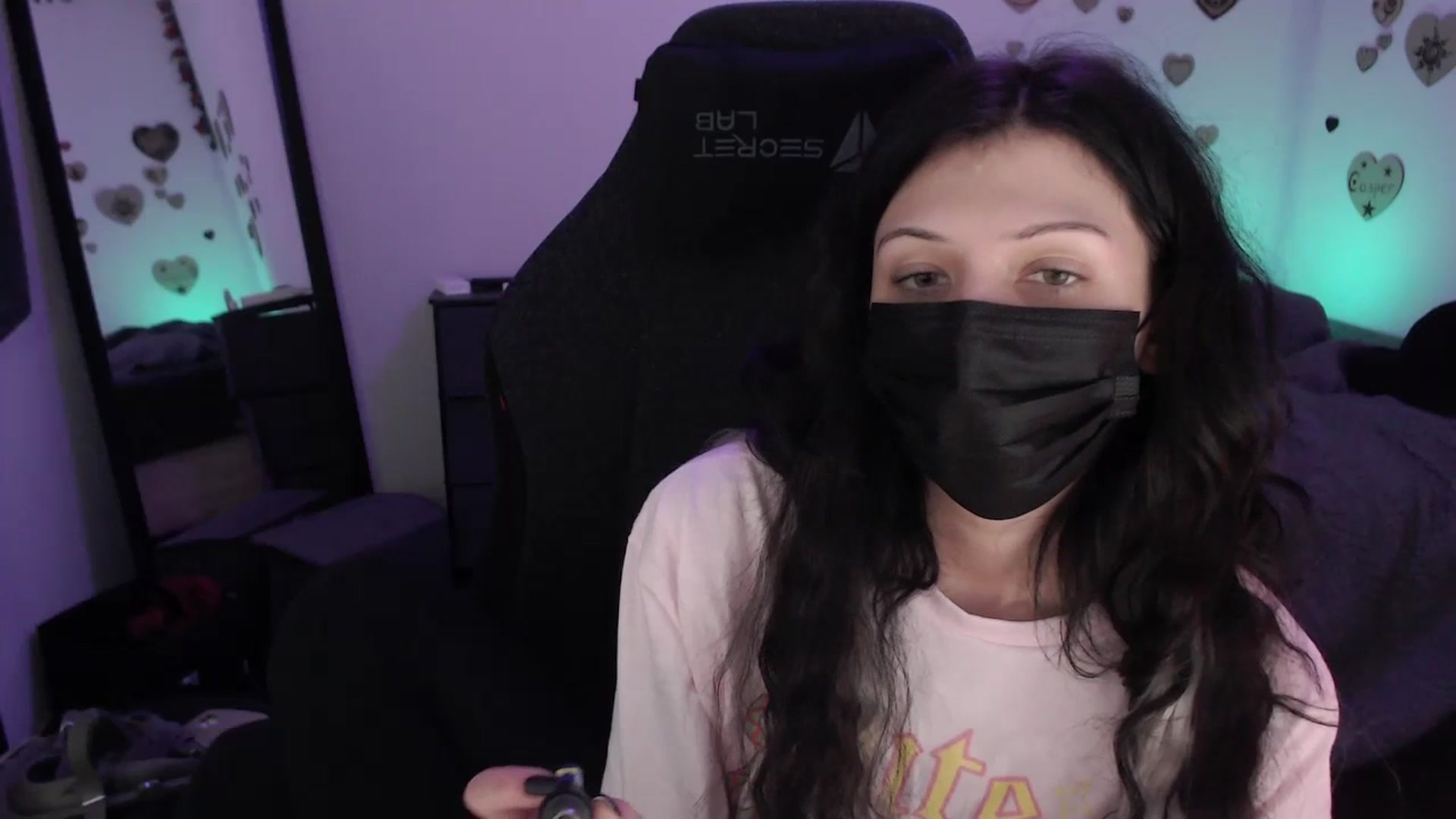 Gallery image thumbnail from RoomToAvoid's myfreecams stream on, 07/14/2023, 08:07 image 18 of 20