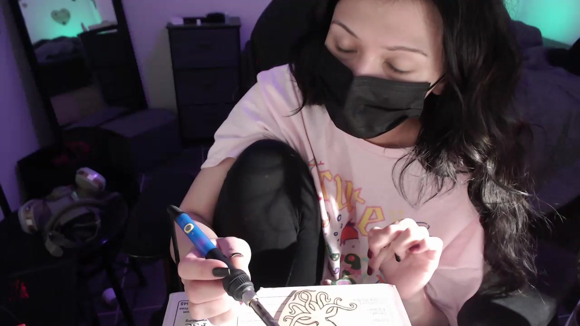 Gallery image thumbnail from RoomToAvoid's myfreecams stream on, 07/14/2023, 08:07 image 5 of 20