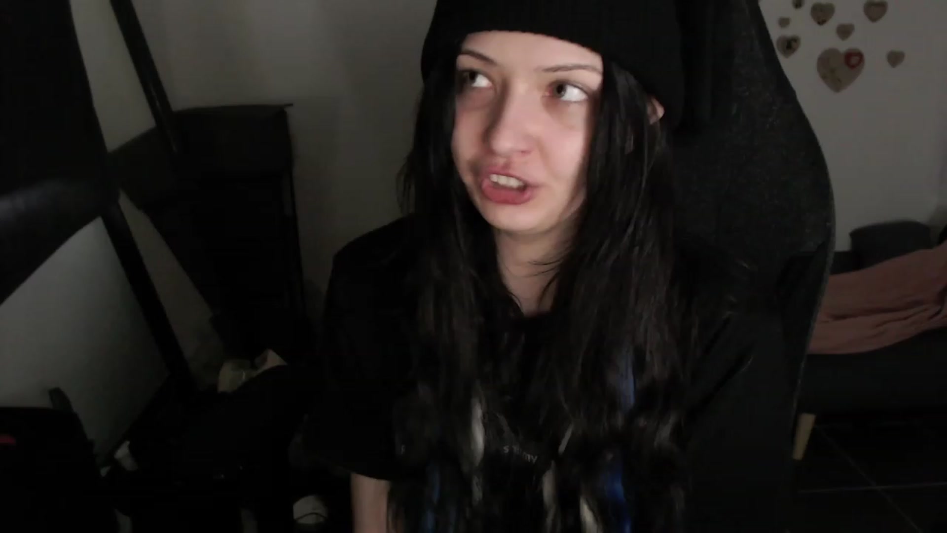 Gallery image thumbnail from RoomToAvoid's myfreecams stream on, 08/07/2023, 03:04 image 6 of 20