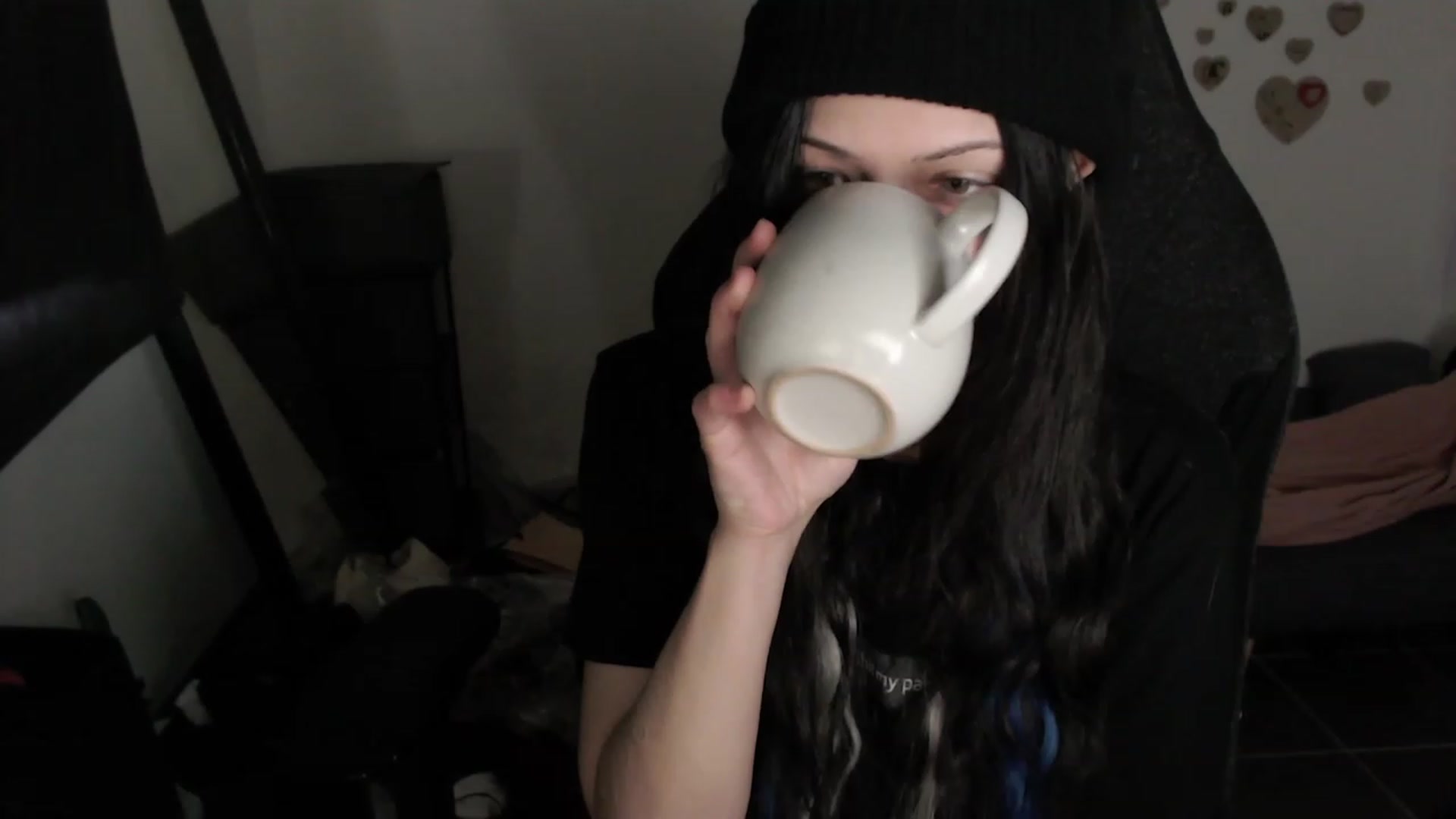 Gallery image thumbnail from RoomToAvoid's myfreecams stream on, 08/07/2023, 03:04 image 13 of 20