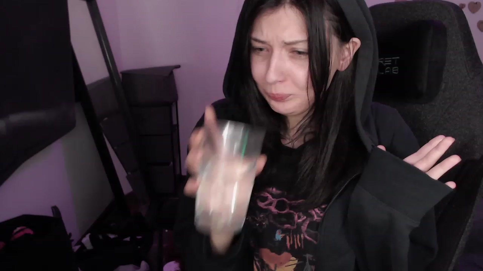 Gallery image thumbnail from RoomToAvoid's myfreecams stream on, 08/10/2023, 06:02 image 10 of 20