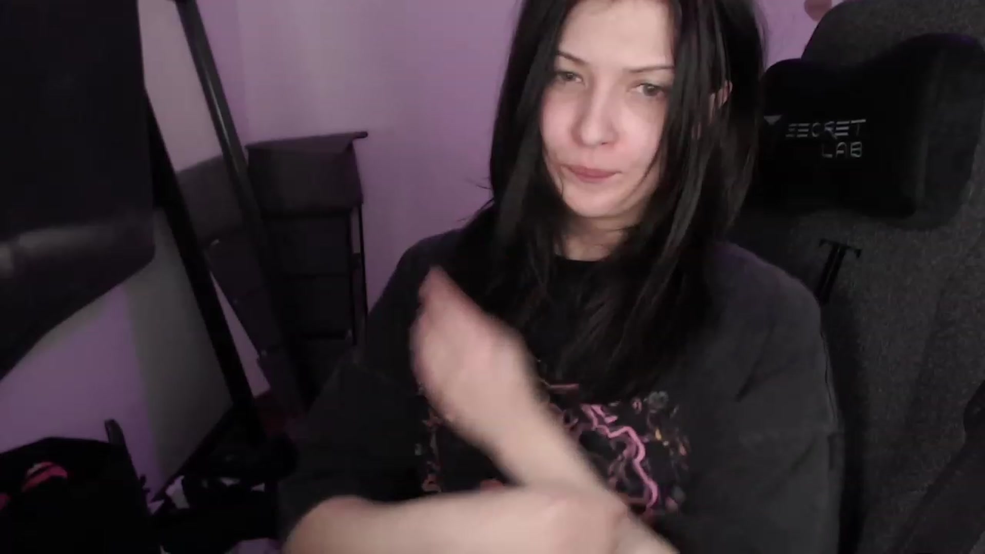 Gallery image thumbnail from RoomToAvoid's myfreecams stream on, 08/10/2023, 06:02 image 14 of 20