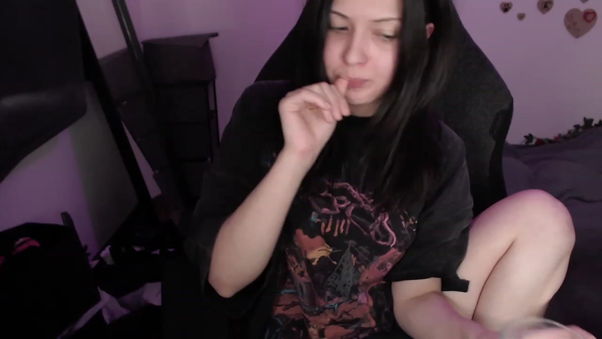 Gallery image thumbnail from RoomToAvoid's myfreecams stream on, 08/10/2023, 06:02 image 19 of 20