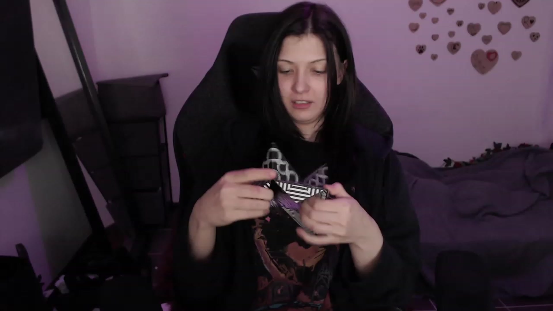Gallery image thumbnail from RoomToAvoid's myfreecams stream on, 08/10/2023, 06:41 image 18 of 20