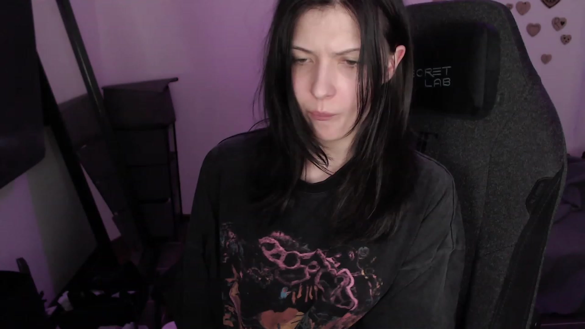 Gallery image thumbnail from RoomToAvoid's myfreecams stream on, 08/10/2023, 06:41 image 10 of 20
